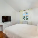 Mary'S Villa With Heated Pool, Game Room & Playground *