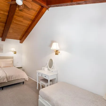 Mary's With Heated Pool, Game & Ev Plug