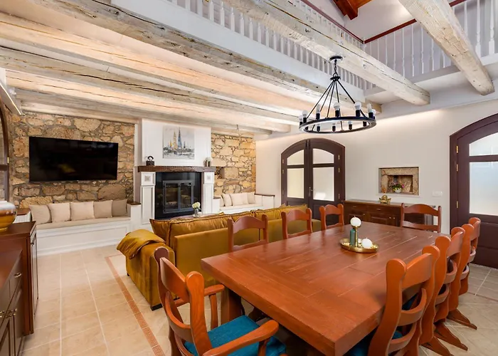 Mary's With Heated Pool, Game & Ev Plug Villa Malinska