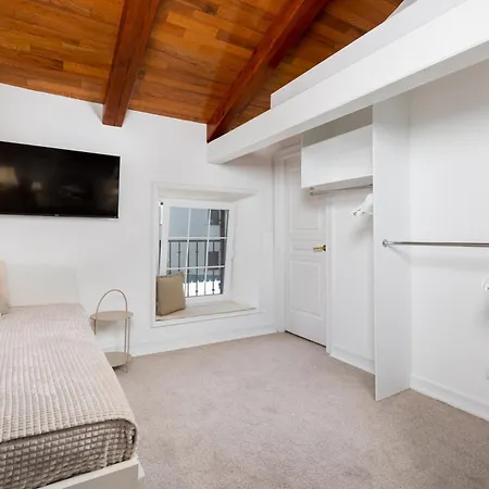 Villa Mary's With Heated Pool & Game