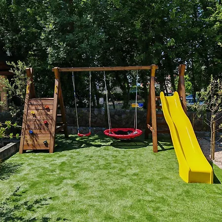Mary's With Heated Pool, Billiards, Darts, Playground & Ev Plug فيلة مالينسكا