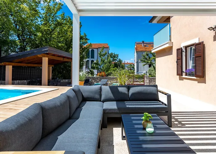 Mary's With Heated Pool, Game & Ev Plug Вилла *